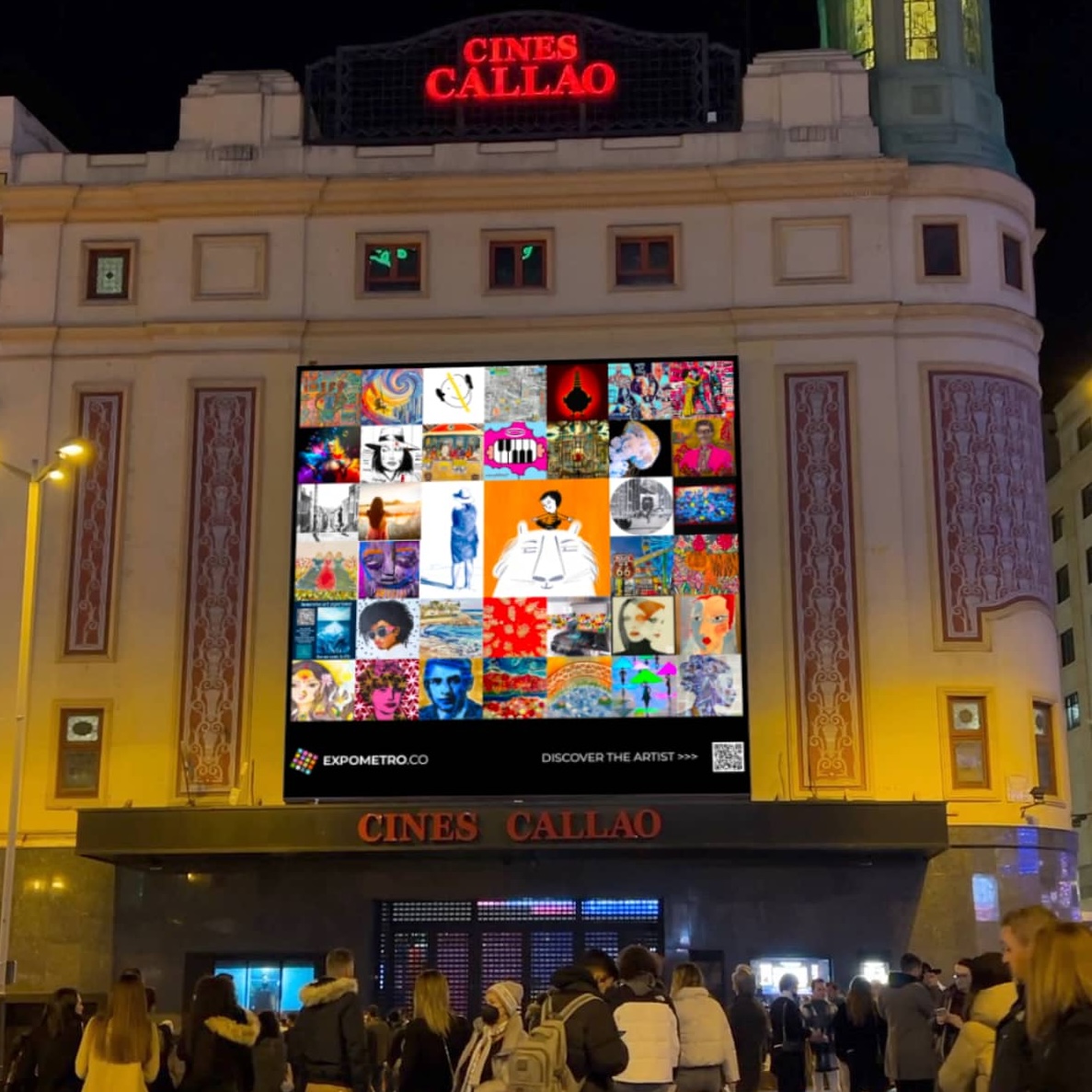 Après : œuvres ExpoMetro sur l'écran Plaza Callao